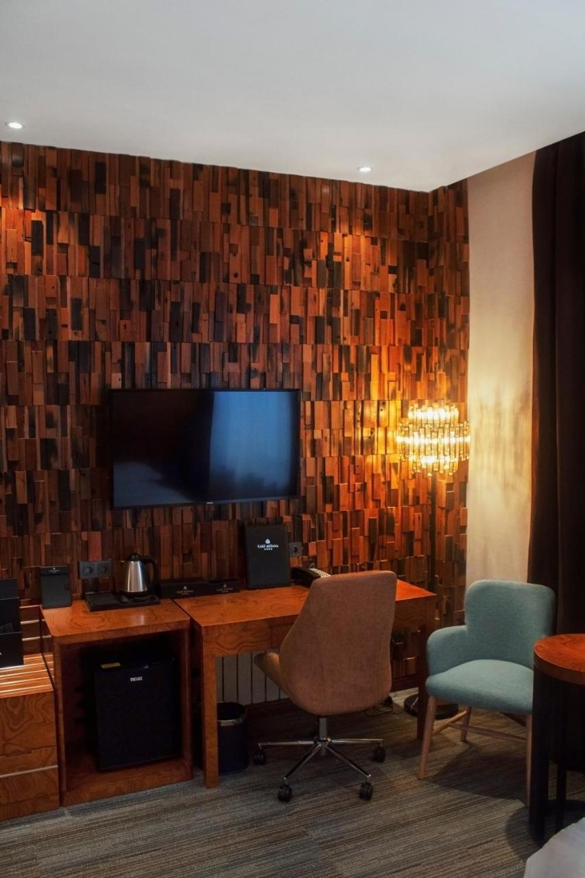 Hotel East